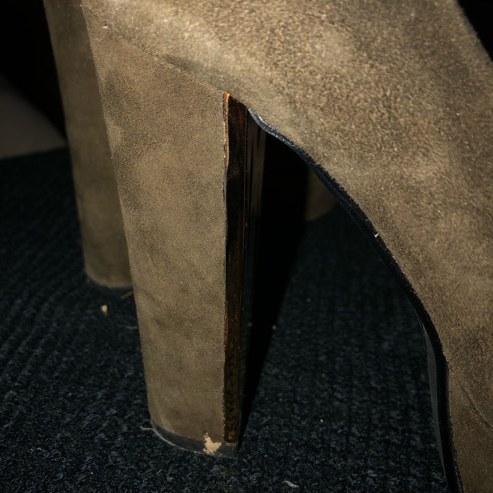 Shoes - Picture 5 of 5